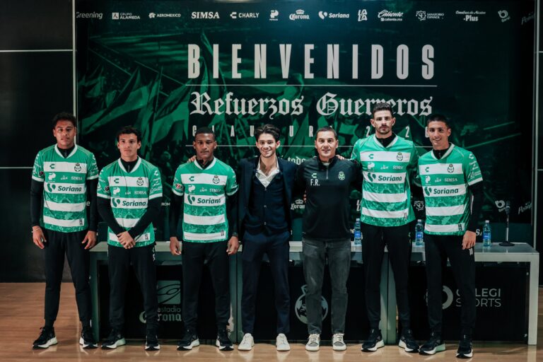 Santos Laguna presentó a sus refuerzos.