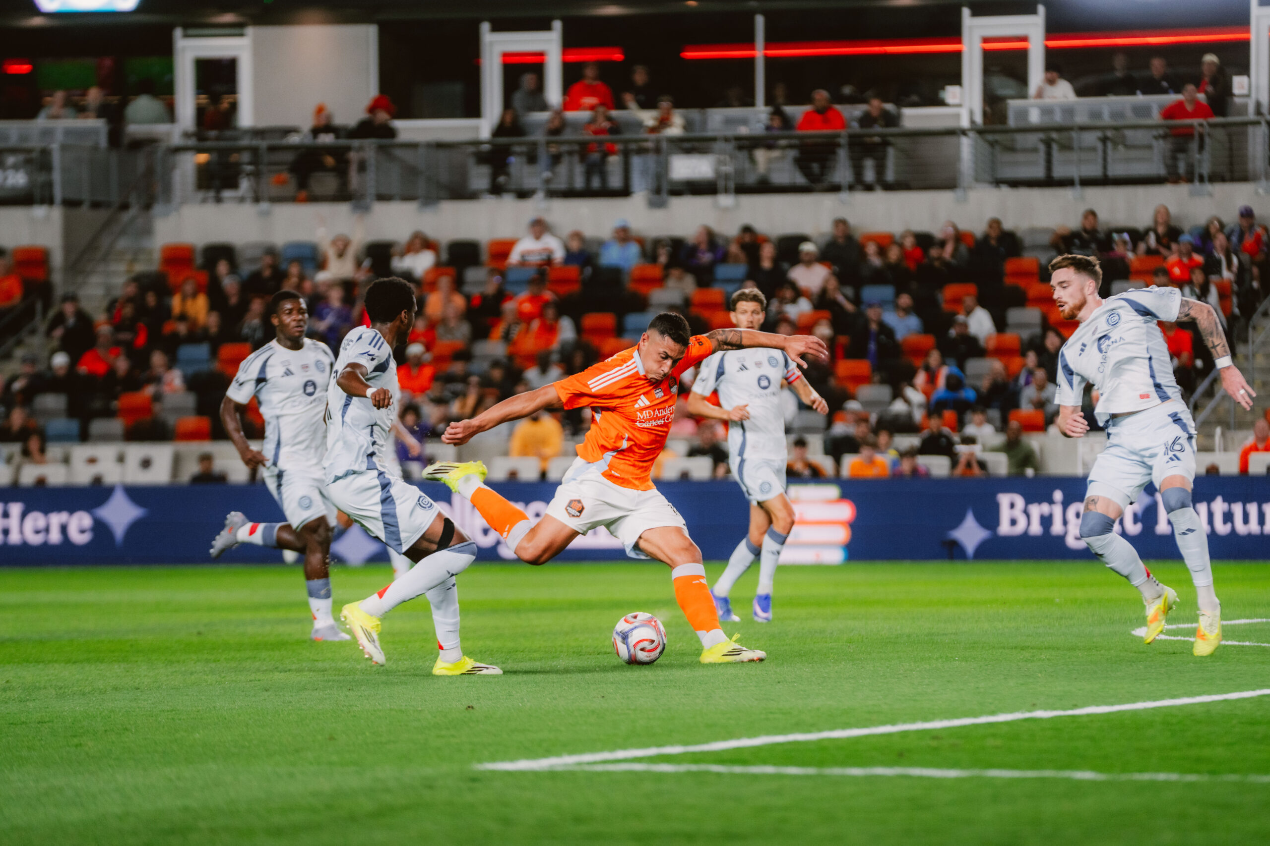 Gran actuación de Houston Dynamo en su presentación.