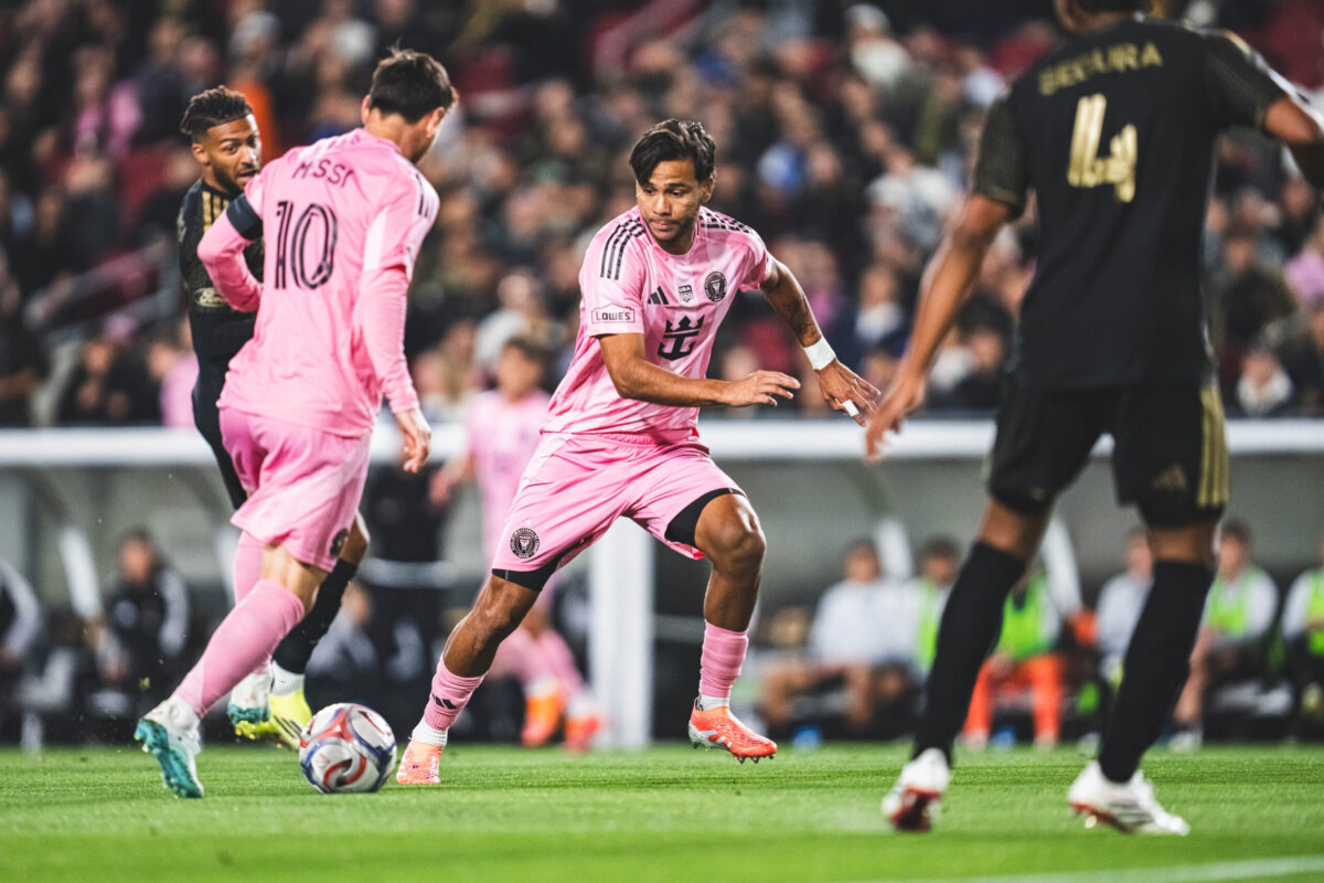 Inter Miami cayó 0-3 ante LAFC en el inicio de la temporada 2026 de la MLS. 