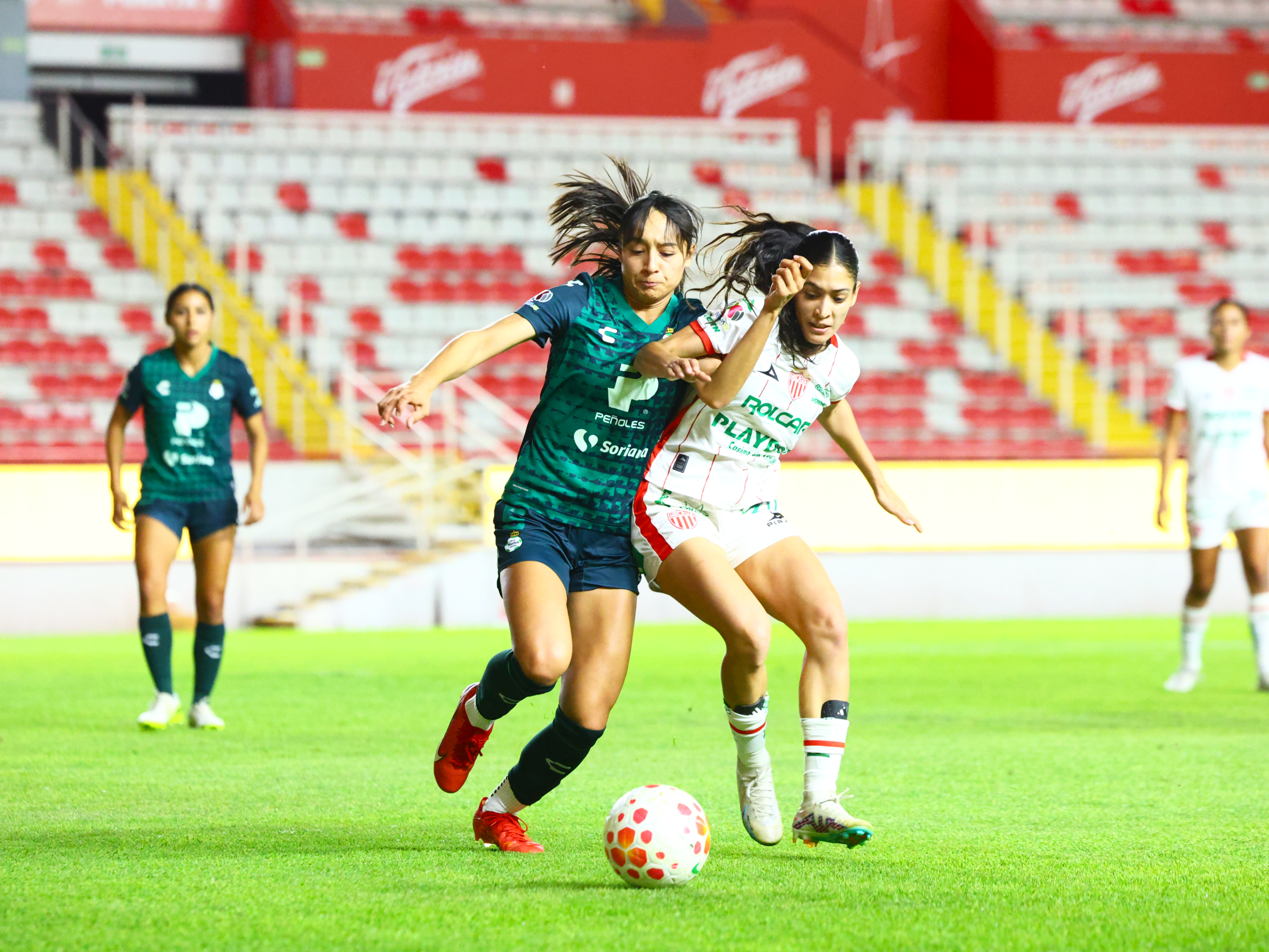 El partido fue muy parejo y se decidió en favor de las visitantes.