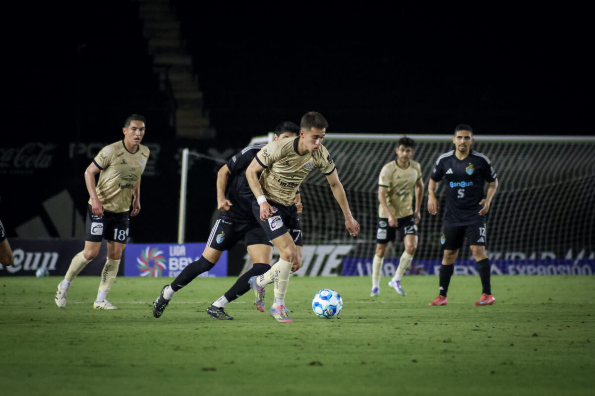 Mineros de Zacatecas cayó 4-1 en su visita a Cancún. 