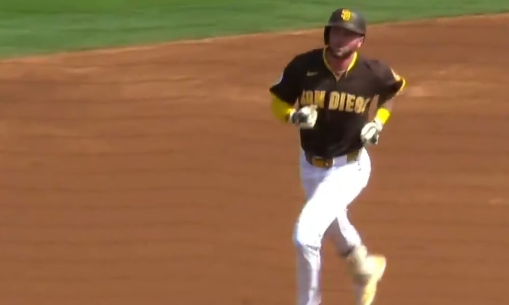 Jackson Merrill conectó su primer cuadrangular de la pretemporada.