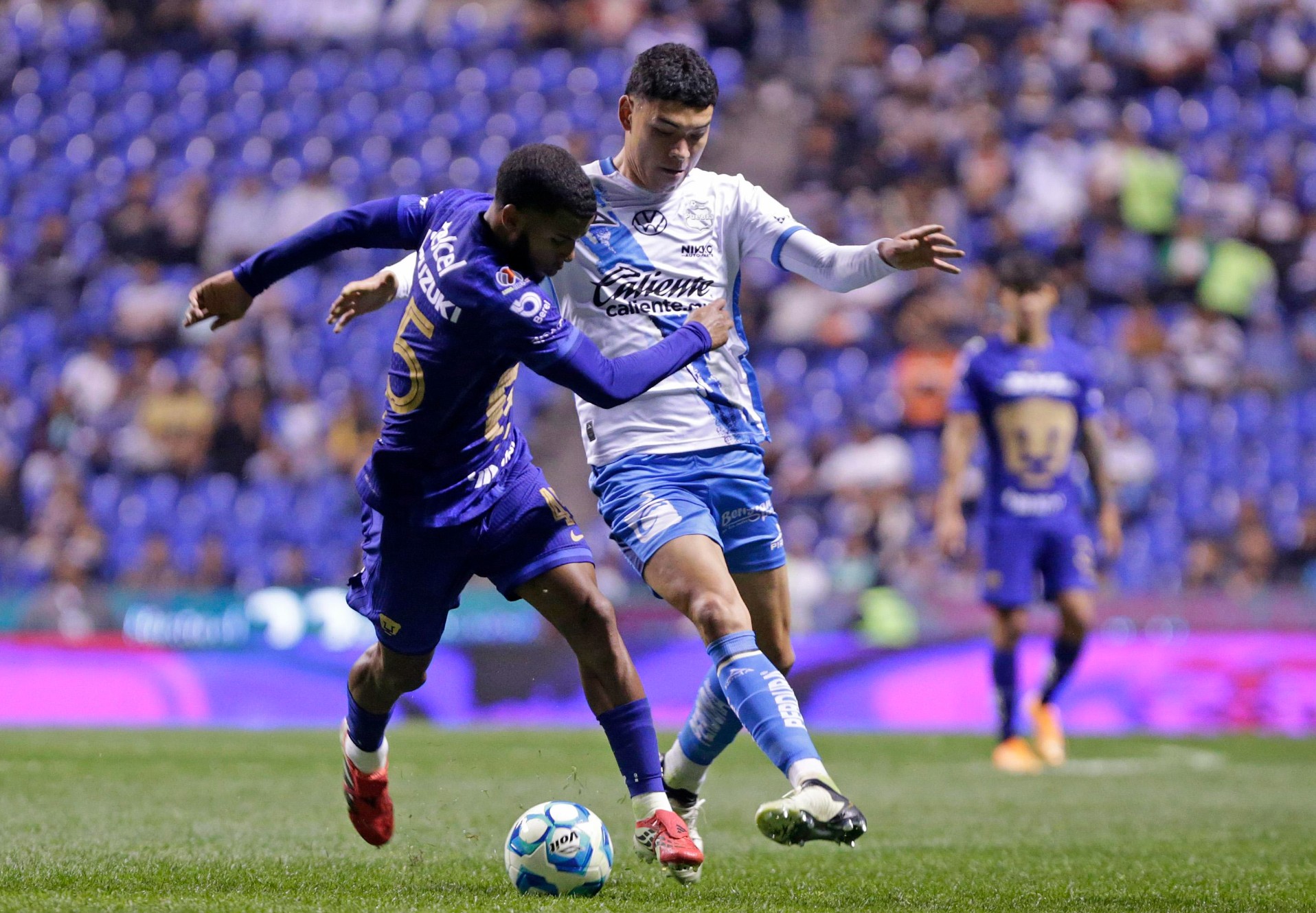 Pumas vino de atrás para vencer al Puebla en la Liga MX.