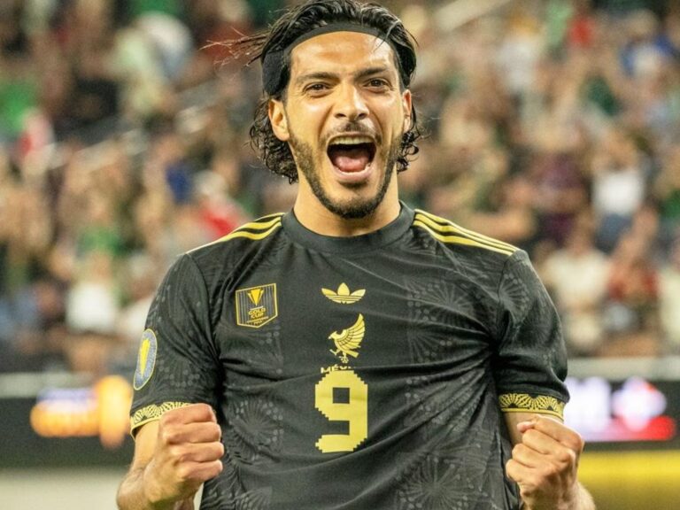 Raúl Jiménez, atacante de la Selección Mexicana.