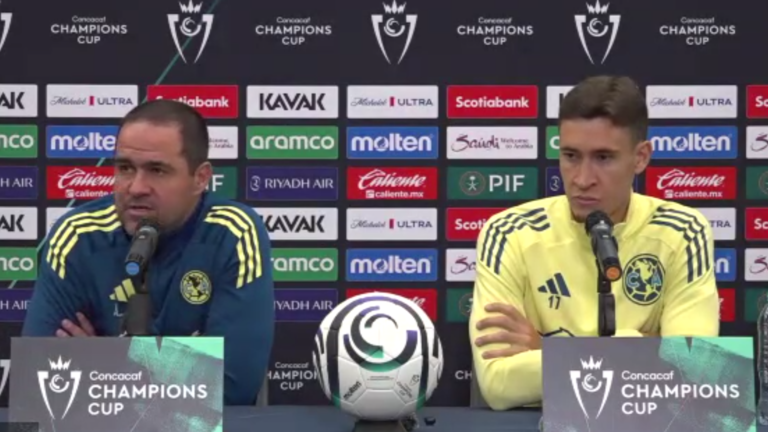 André Jardine y Rodrigo Dourado del Club América.