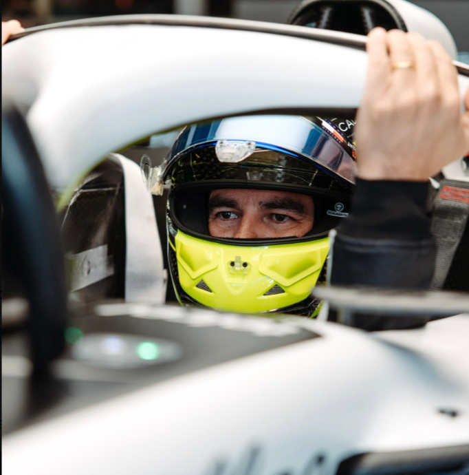Checo Pérez piloto de la escudería Cadillac. 