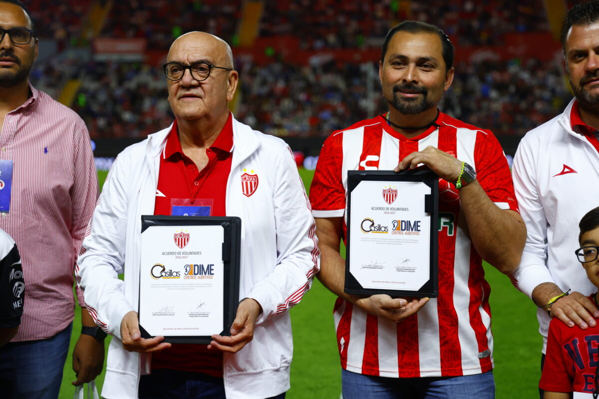 Necaxa entregó los aparatos auditivos. 