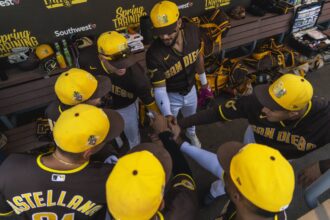 Padres cayó ante Brewers en la recta final de la pretemporada de la MLB.