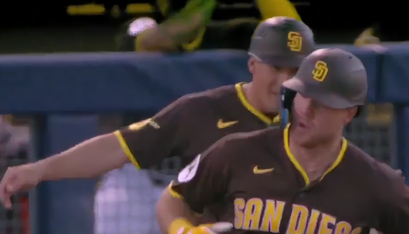 Gavin Sheets pegó cuadrangular en el partido para los Padres.