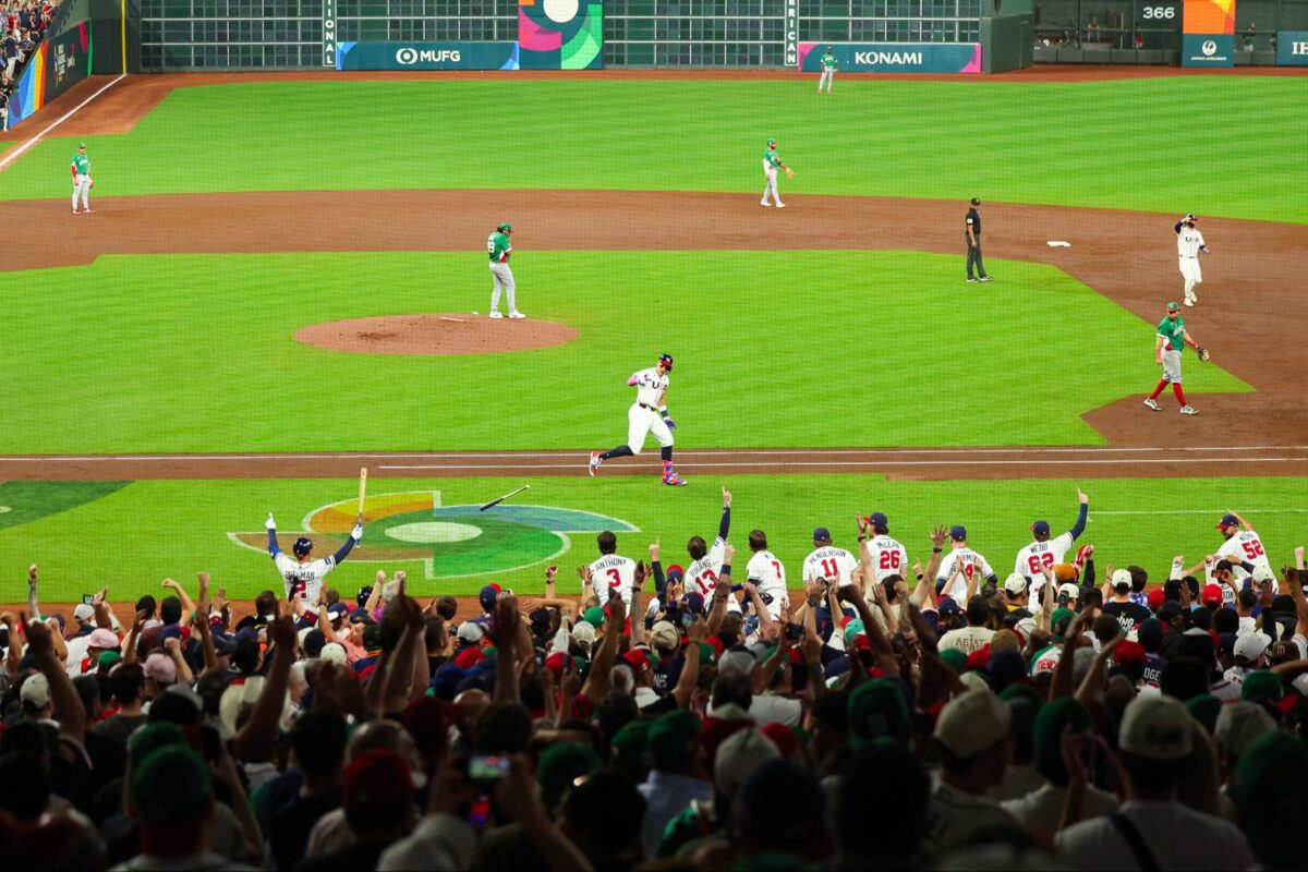 Estados Unidos enfrenta a República Dominicana en el Clásico Mundial. 