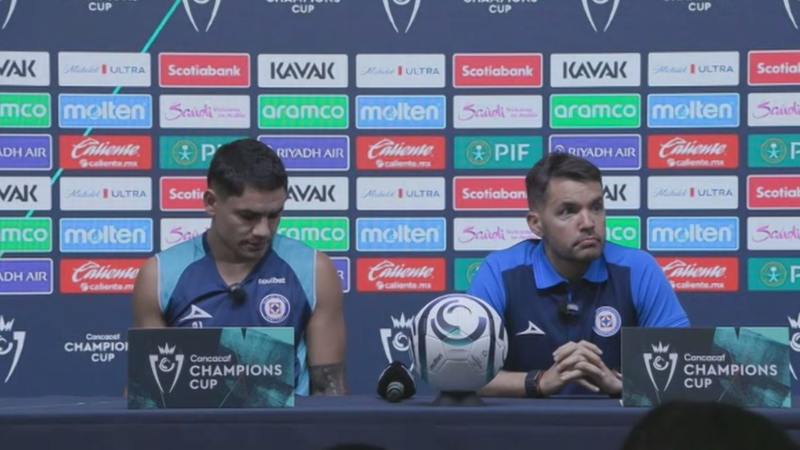 Toro Fernández y Nicolás Larcamón. Cruz Azul enfrenta a Rayados.