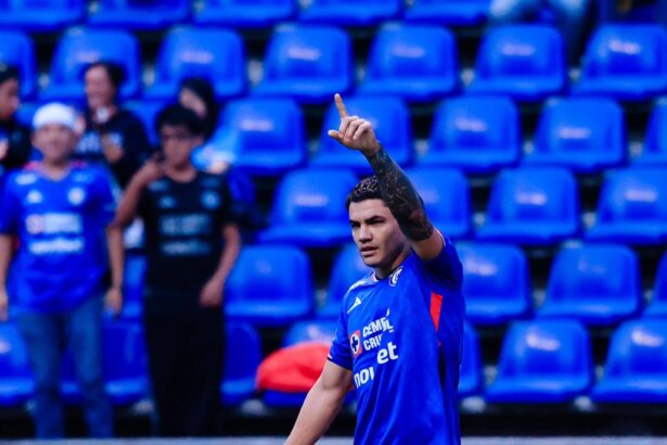 Gabriel El Toro Fernández marcó por Cruz Azul en la goleada ante San Luis.