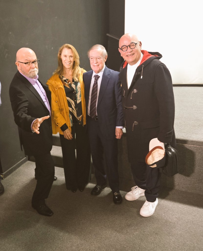 José Ramón Fernández junto a Estela de la Torre, Víctor Trujillo y Andrés Bustamante. 