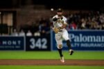 Xander Bogaerts, parador en corto de los Padres de San DIego.