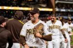Los Padres buscan barrer a los Mariners.