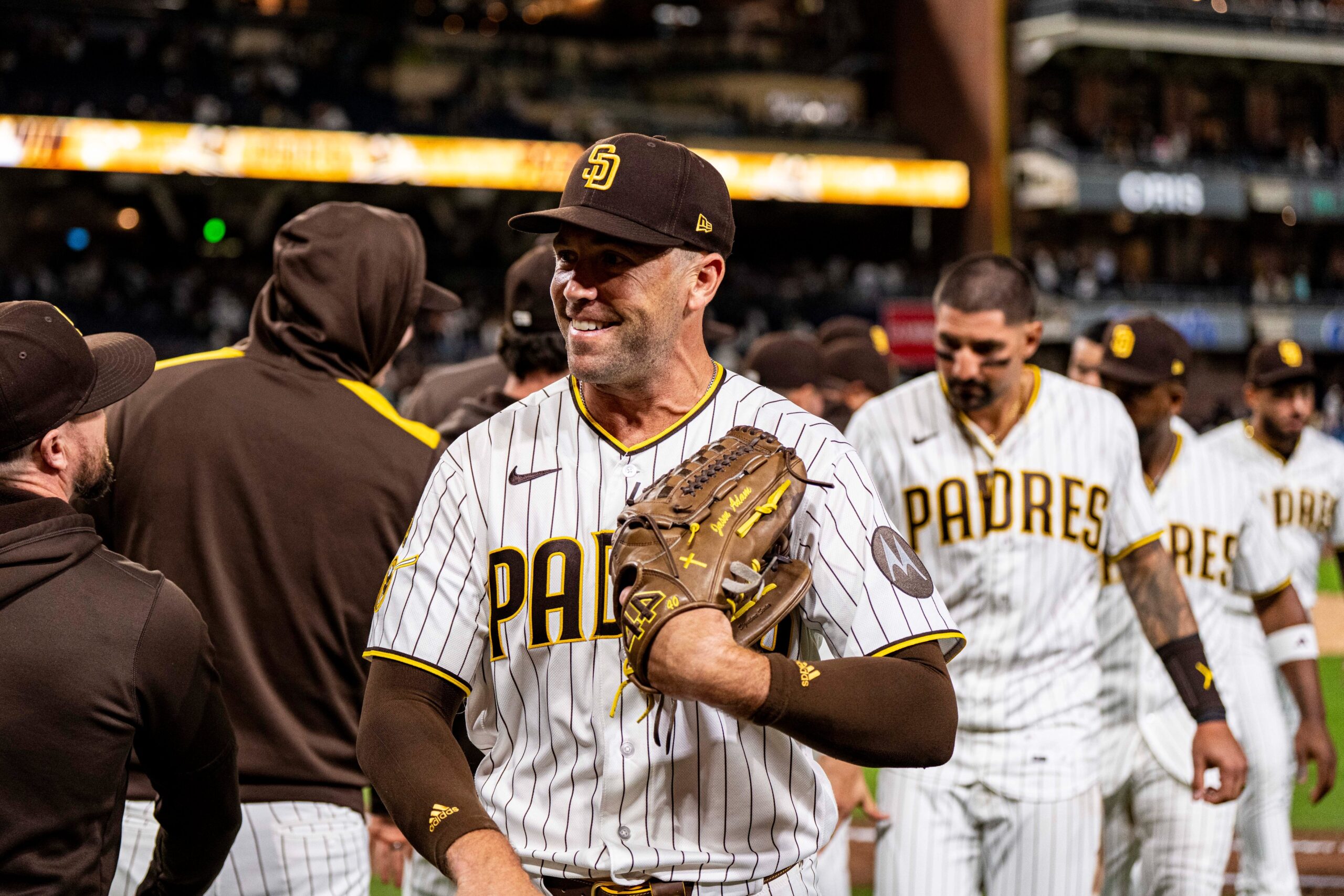 Los Padres buscan barrer a los Mariners.