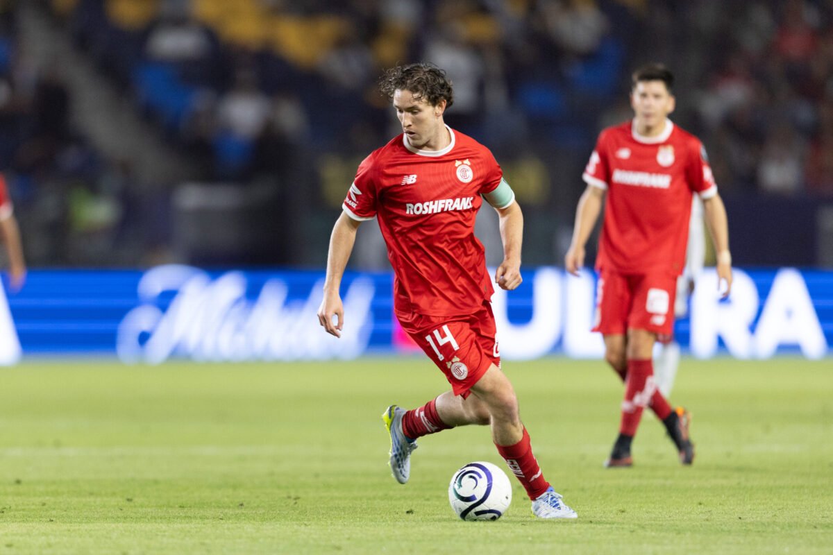 Marcel Ruiz regresó a jugar con los Diablos Rojos del Toluca.