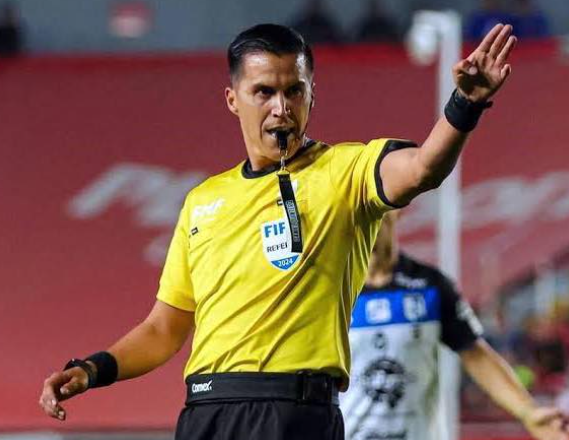Daniel Quintero árbitro mexicano.