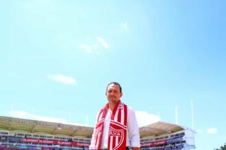 Hugo Sánchez, nuevo técnico del Necaxa Femenil.