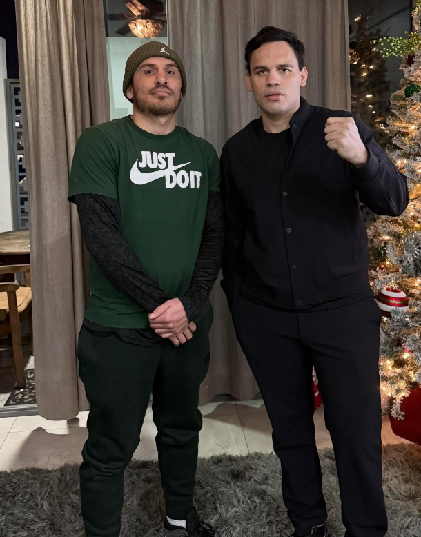 Omar Chávez y su hermano Julio César Chávez Jr.