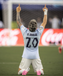 Uruguay vs Arabia Saudita. Aráujo celebra el gol del empate en el Mundial.