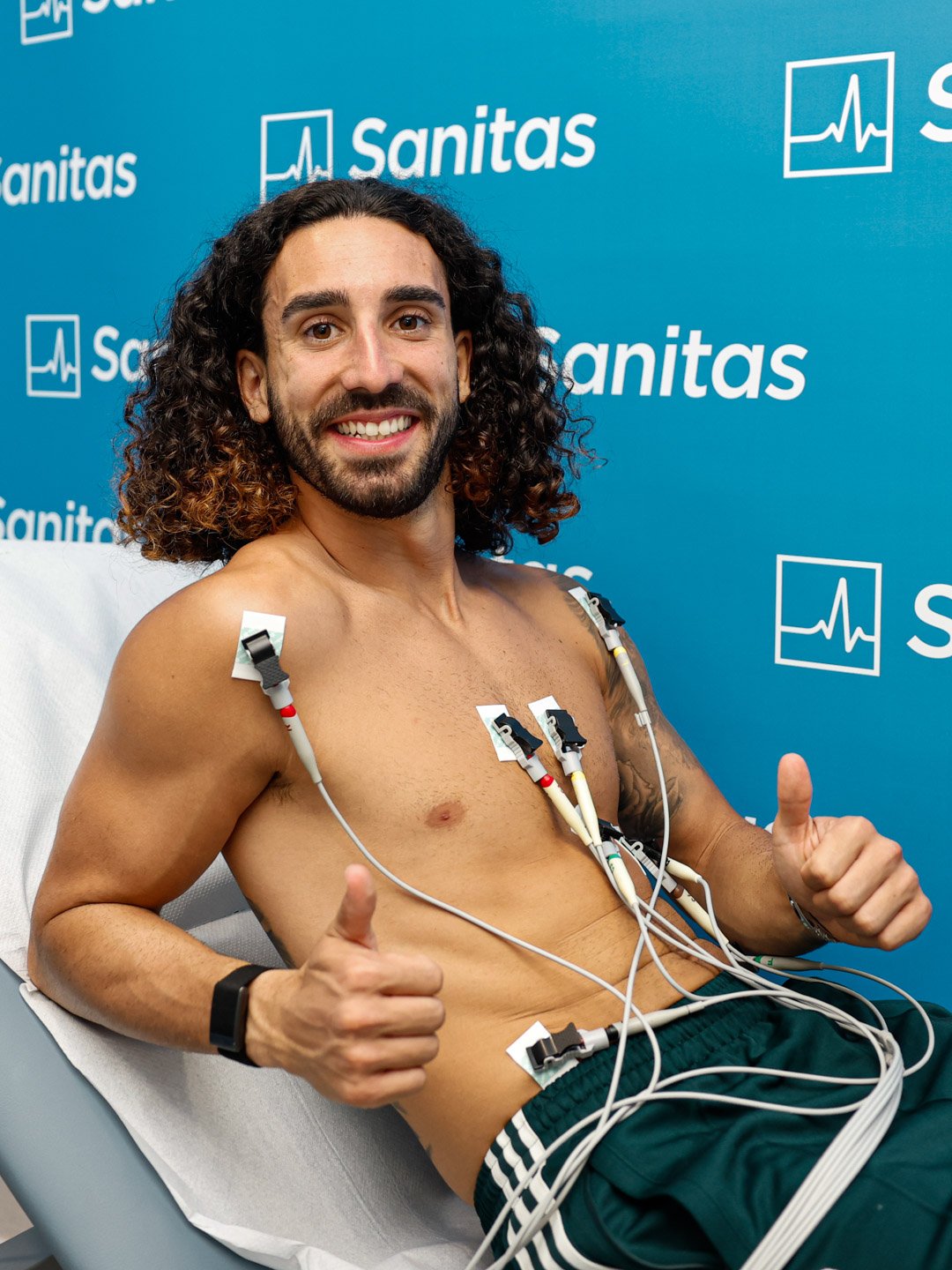 Marc Cucurella durante su electrocardiograma en el Hospital Blua Sanitas de Valdebebas