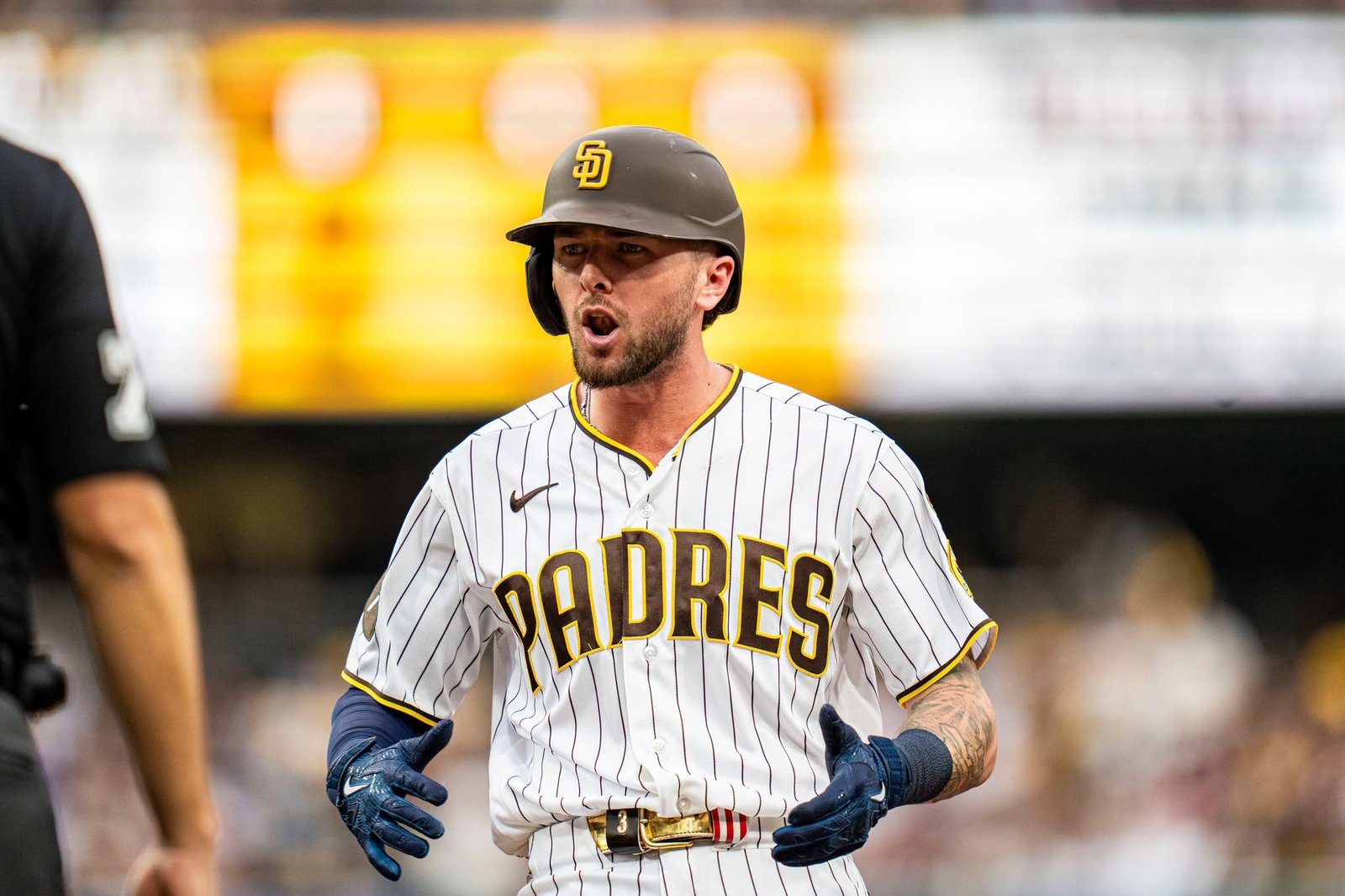 Jugador de los Padres de San Diego celebra en Petco Park