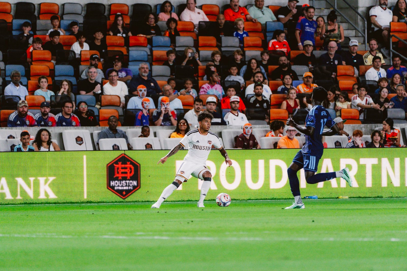 MLS: ¡Houston cae 0-2 con 10 hombres ante Sporting KC!