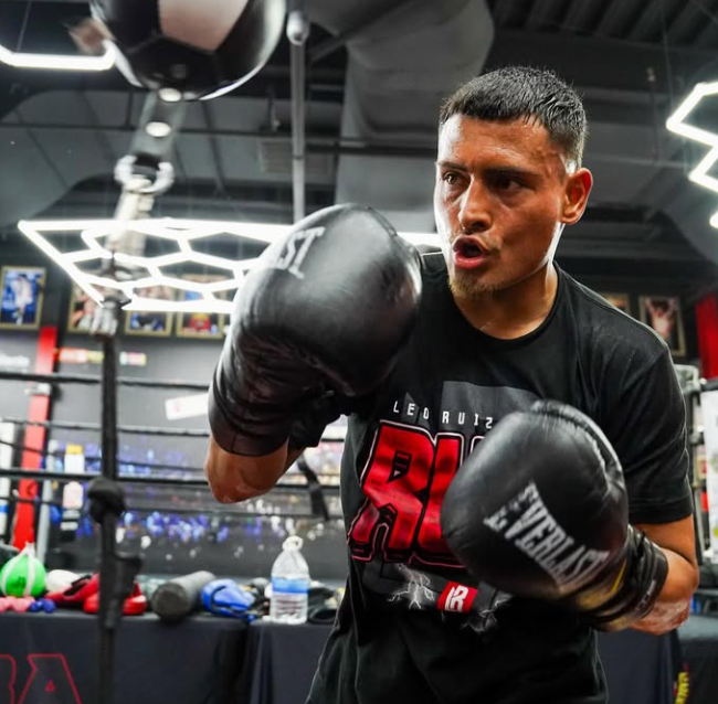 Leo Ruiz entrena de cara a su pelea en Londres