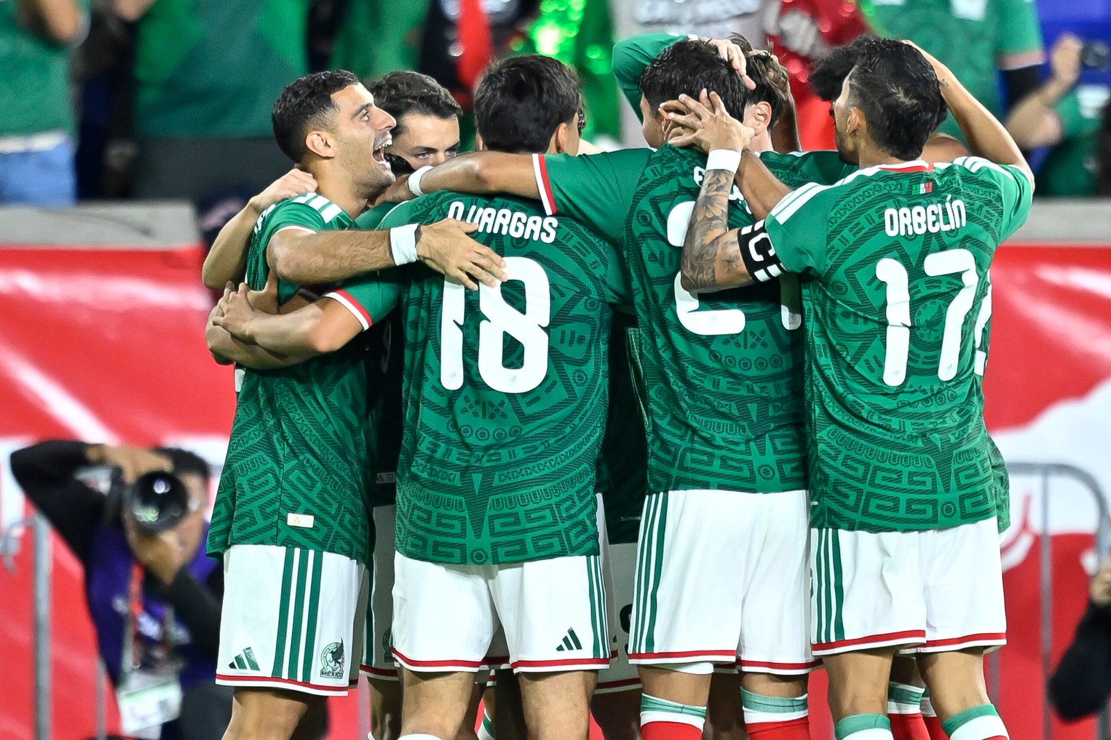 México igualó 1-1 con Perú.
