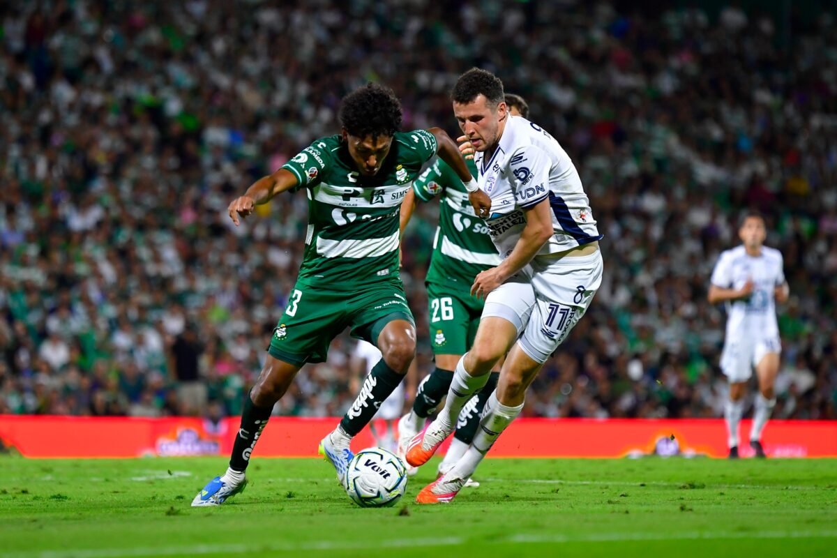 Gran noche para Santos.