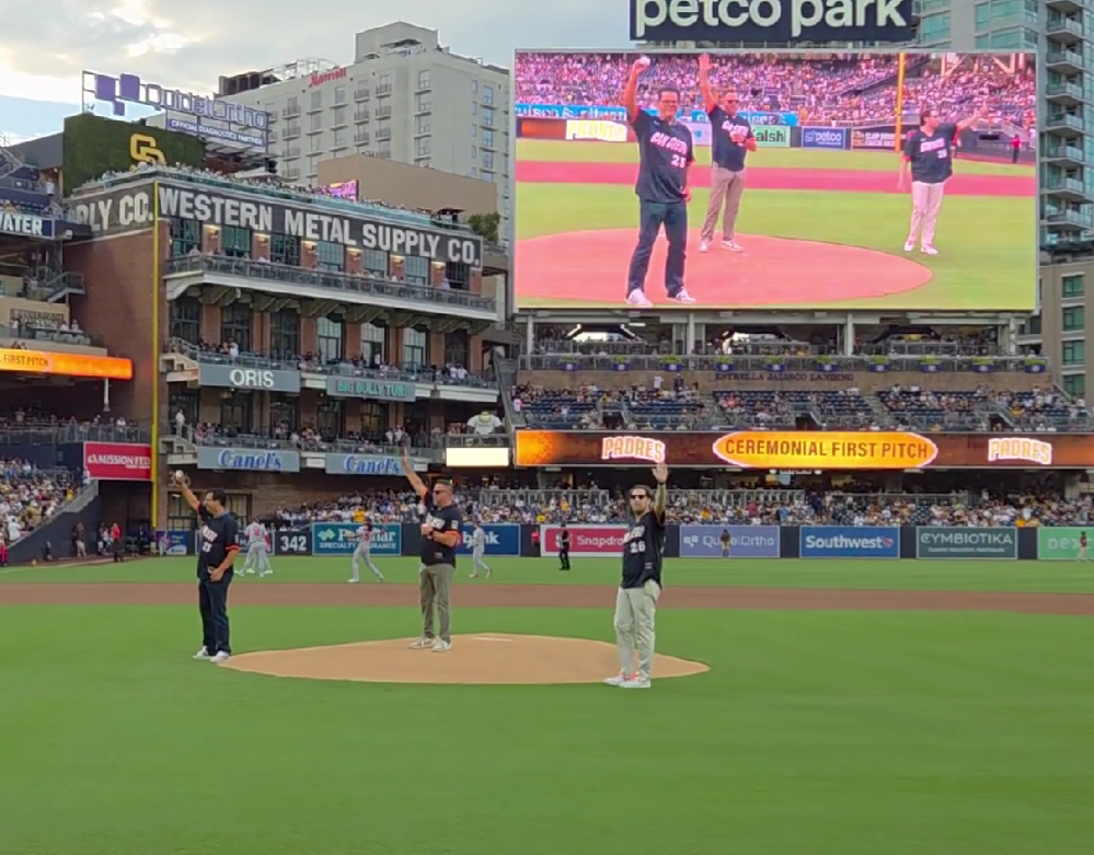 MLB: así fue el primer lanzamiento de Ben and Woods en Petco Park