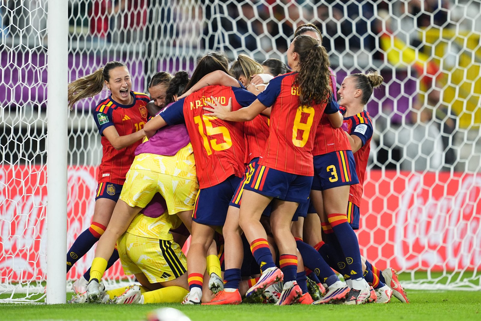 Jugadoras de España celebran el título del Mundial Femenino Sub-20 2026
