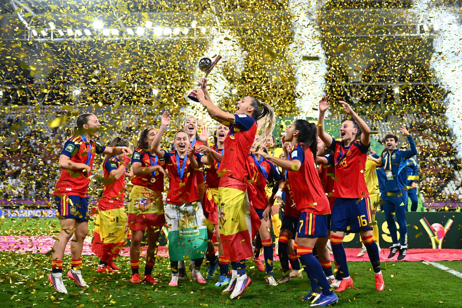 Selección de España levanta el trofeo del Mundial Femenino Sub-20 2026 entre confeti