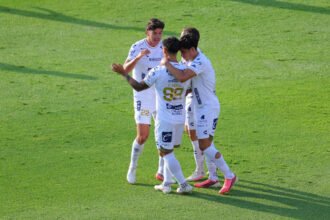 ¡Debut amargo! Reynoso cae 3-1 en su arranque con Necaxa