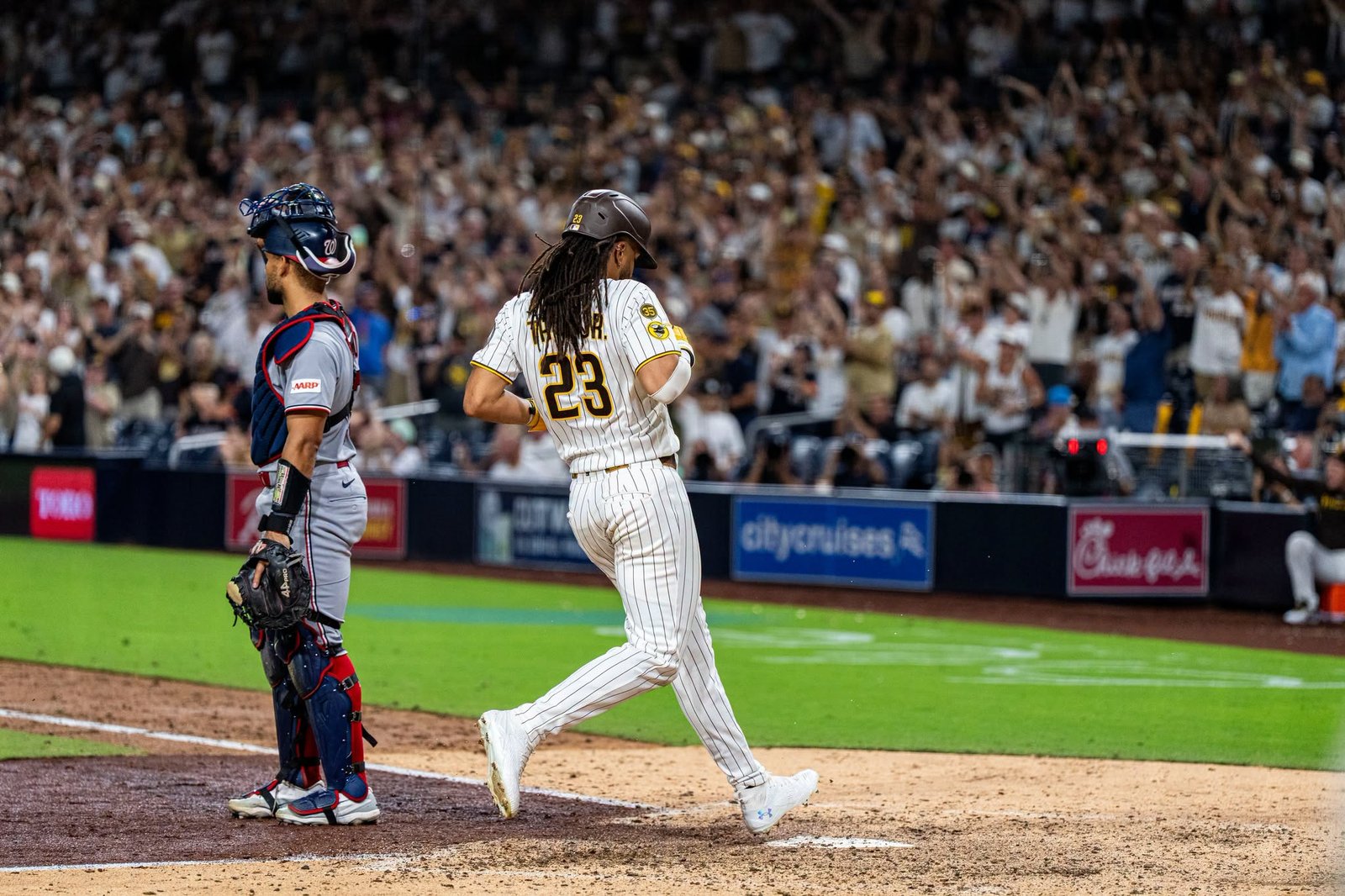 Fernando Tatis Jr. anota una carrera para Padres de San Diego ante Nationals