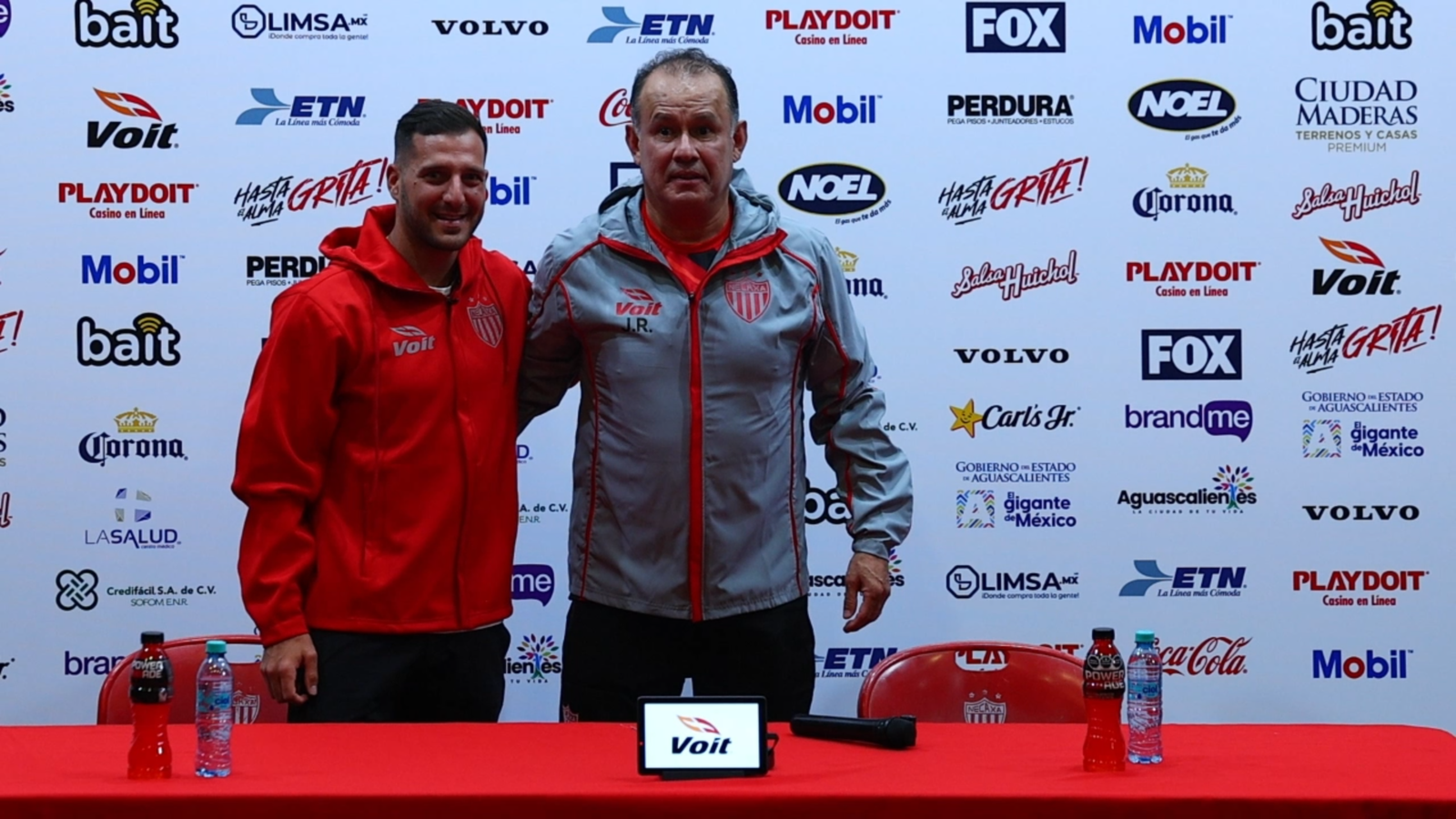 Juan Reynoso es presentado oficialmente como técnico de Necaxa