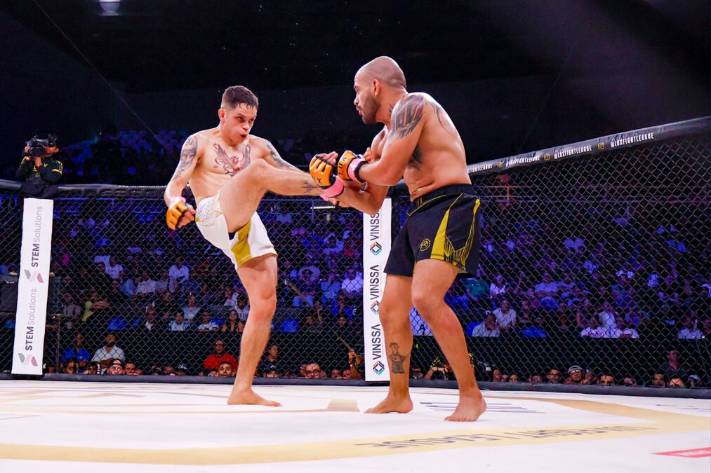 Cuate Siller vs Gabriel Urbino