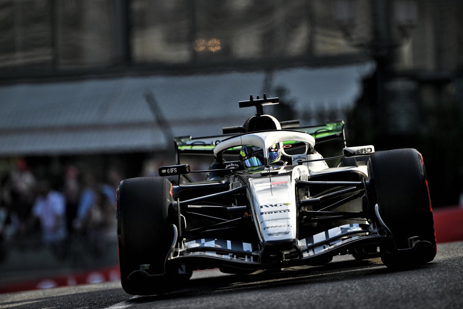 F1: ¡Checo termina 18.º en la Práctica 1 del GP de México!