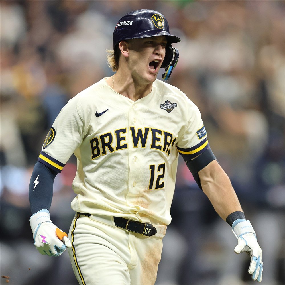 Cooper Pratt, de los Brewers de Milwaukee, grita durante la Serie Mundial 2026