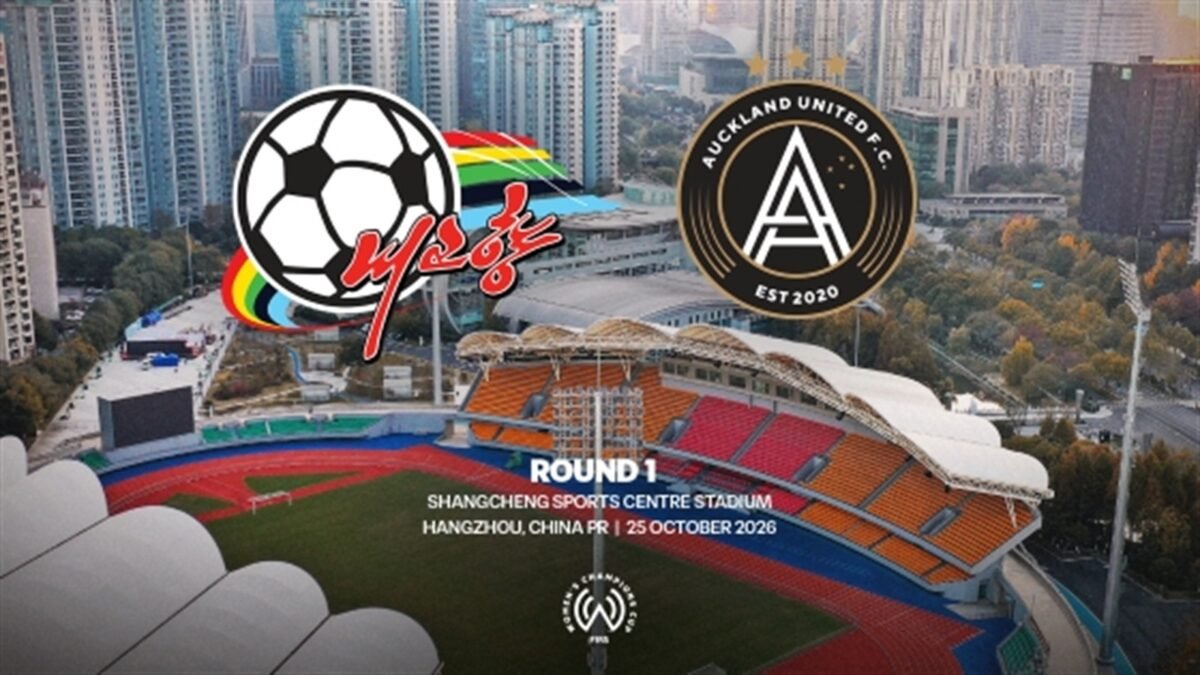 Gráfico oficial de la primera ronda de la Copa de Campeones Femenina de la FIFA: escudos del Naegohyang Women's FC y del Auckland United FC sobre el estadio del Centro Deportivo Shangcheng, Hangzhou, 25 de octubre de 2026.