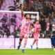 Un jugador del Inter Miami celebra con el dedo al cielo un gol ante FC Cincinnati en el Nu Stadium