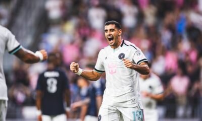 Germán Berterame, del Inter Miami con el número 19, celebra con los puños cerrados y gritando tras su gol ante New York City FC en el Nu Stadium.