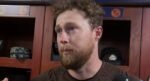 Jake Cronenworth, segunda base de los Padres, durante la entrevista en el vestidor tras la derrota ante Milwaukee.