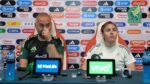 Pedro López, técnico de la Selección Mexicana Femenil, y la jugadora Jacqueline Ovalle sentados en la conferencia de prensa previa al México vs Jamaica en Aguascalientes.