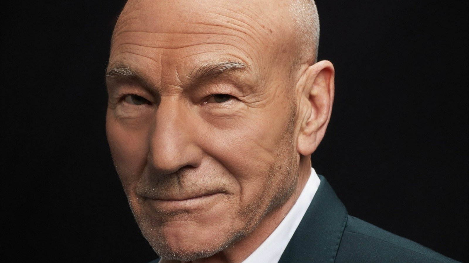 Retrato del actor británico Sir Patrick Stewart, intérprete del capitán Picard y del profesor Xavier