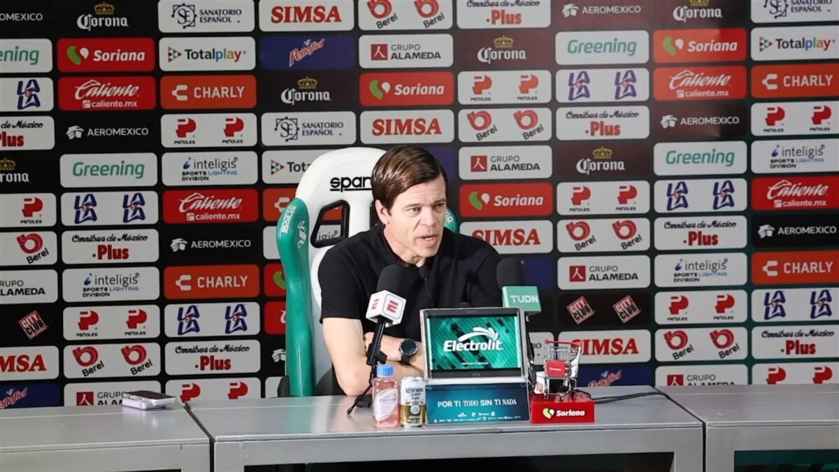 Esteban Solari, técnico de Pumas, en la conferencia de prensa tras la derrota 0-2 ante Santos